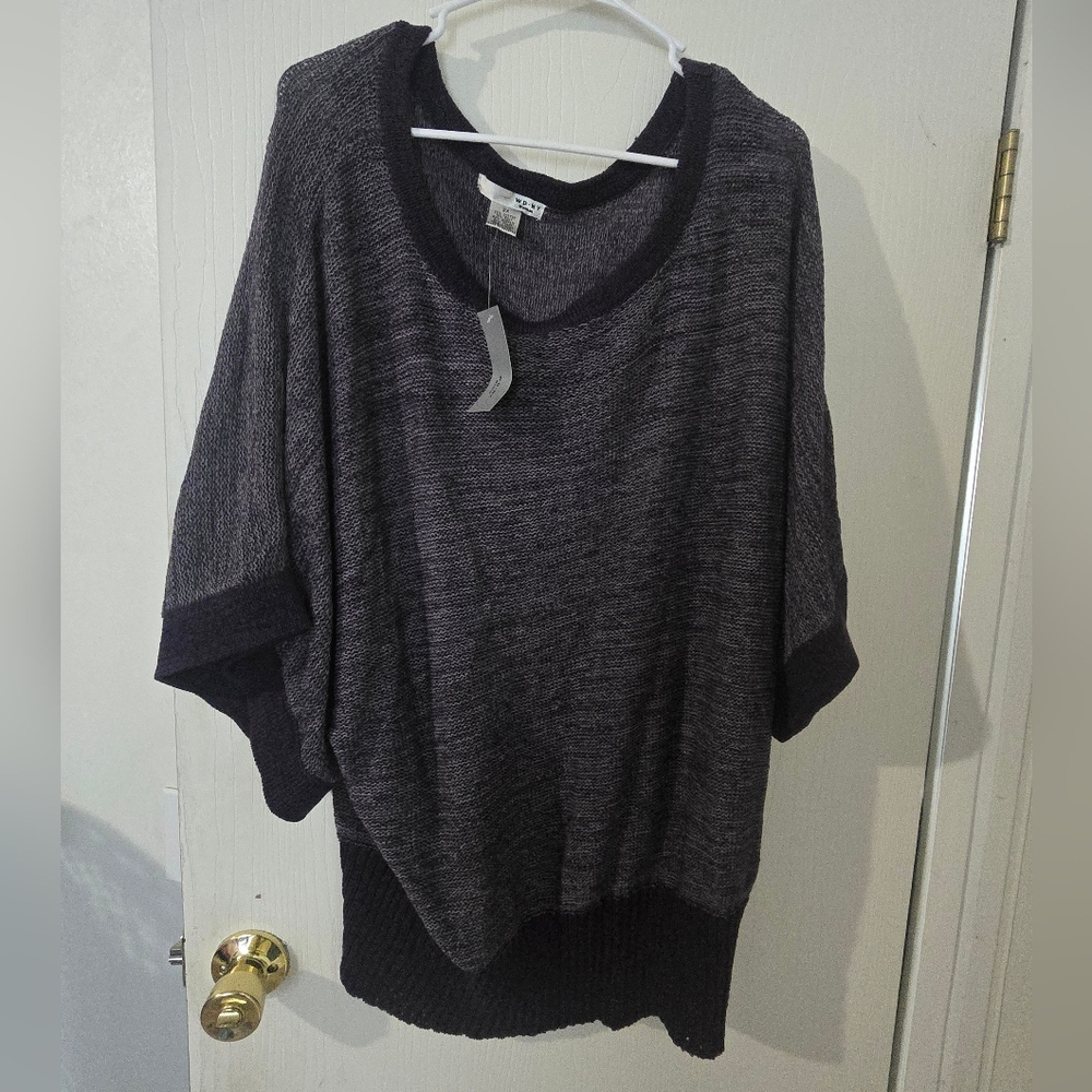2X WD NY Woman  Purple Crew Neck Sweater. Wide Armed For Comfort.
